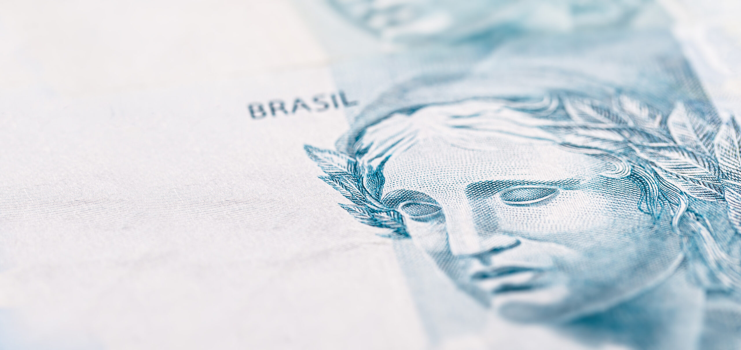 detail of a 100 reais banknote